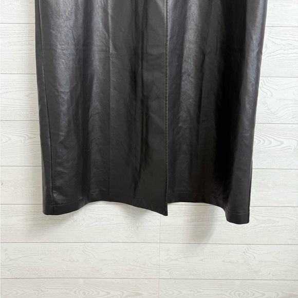 Fashion Nova Women’s Black Faux Leather Maxi Trench Coat. Size L - Picture 4 of 8